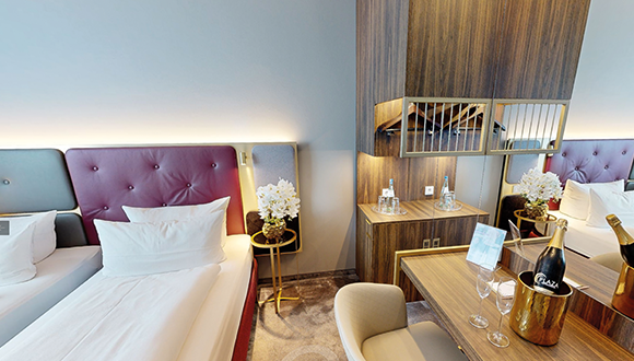 Plaza Premium München Zimmer 580x330