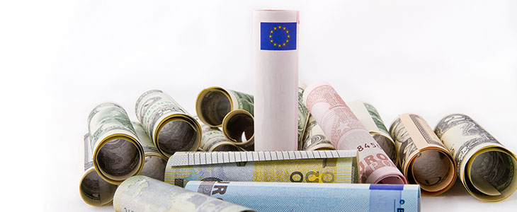 730x300 - Viele eingerollte Geldscheine