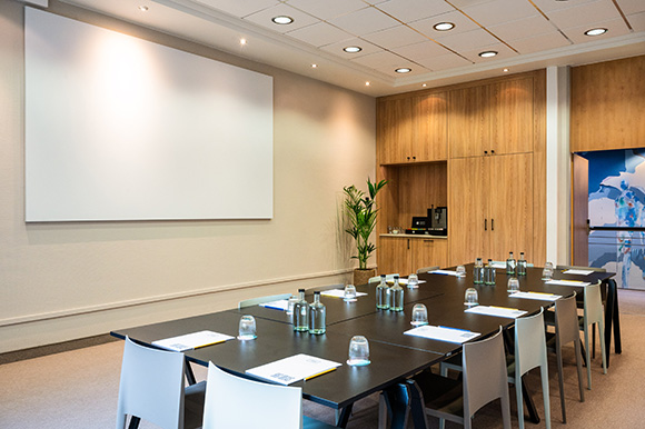 TRIBE Düsseldorf Meetingraum 580x330