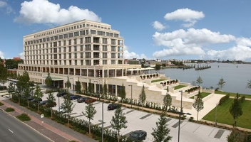 Außenansicht des Antlantic Hotels in Wilhelmshaven