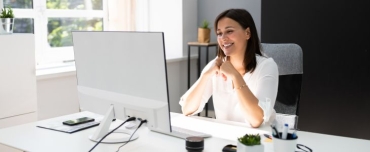 730x300_frau-pc.jpg