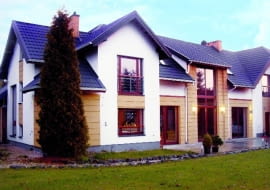 Kupując dom do modernizacji, nie przeprowadziliśmy ekspertyzy jego stanu oraz gruntu, na którym stoi. Zanadto zawierzyliśmy sprzedawcom i spotkało nas wiele problemów oraz nieplanowanych wydatków.