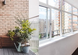 Balkon ukryty w ścianie