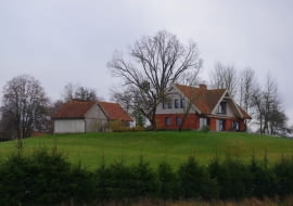 Dom w Zełwągach nawiązujący do architektury regionalnej