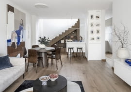 105-metrowy apartament dla pary inspirowany Bauhausem