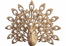 Odświętna porcelanowa zastawa, obrusy i serwetki trzymane na wyjątkowe okazje oraz dyskretne ozdoby ze szkła i błyszczącego metalu. Taka złoto-kryształowa kreacja tworzy we wnętrzu dostojny i uroczysty nastrój. Elegancja, ale bez ostentacji. <BR /> ŚWIĄTECZNE OZDOBY. Paw, akryl .15,40 zł Eurofirany