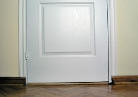 13.11.2003 MIEDZESZYN WENTYLACJA W DOMU KUCHNIA LAZIENKA POKOJ Z KOMINKIEM KRATKI WENTYLACYJNE KOMINEK PIEC