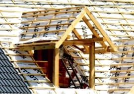 Lukarna o konstrukcji drewnianej - przed ułożeniem pokrycia