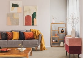 Jak wieszać obrazy we wnętrzach?