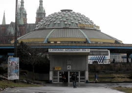 30.03.2012 KIELCE , DWORZEC PKS W KIELCACH . FOT. PAWEL MALECKI / AGENCJA GAZETA SLOWA KLUCZOWE: KOMUNIKACJA ARCHITEKTURA /FR/