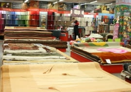 09.02.2010 WARSZAWA , SKLEP FIRMOWY KOMFORT NA ALEI KRAKOWSKIEJ 61 .