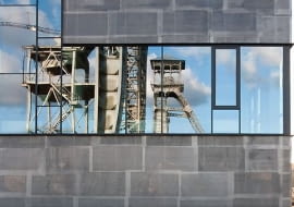 Kompleks C-mine w Gandawie (Belgia) skupiający centrum kultury, edukacji i biznesu, a także uczelnia designu - Media & Design Academy Katolickiego Uniwersytetu w Limburgii