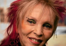 05.11.2011 KRAKOW , KRYSTYNA MAZUROWNA PODCZAS 15 . TARGOW KSIAZKI W KRAKOWIE . TARGI ODBYLY SIE W CENTRUM TARGOW W KRAKOWIE PRZY UL . CENTRALNEJ . FOT. MICHAL LEPECKI / AGENCJA GAZETA SLOWA KLUCZOWE: CZYTELNIK KSIAZKA TARGI KSIAZKI /FR/