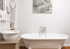 UWAGA ! PONOWNA PUBLIKACJA WYLACZNIE ZA ZGODA WLASCICIELI WARSZAWA , WNETRZA - LAZIENKA STYLIZACJA IZABELA SKORUPKA FOT. MONIKA LEWANDOWSKA / PHOTOTAPETA PUBLIKACJA CZTERY KATY NR 7 (237) - 7 2011