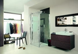 90 cm - to minimalna szerokość zapewniająca wygodę w kabinie prysznicowej