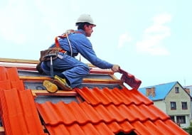 dachówka ceramiczna, dach kryty dachówką, dach