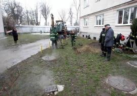 19.01.2009 WARSZAWA UL. ZWIRKI I WIGURY 19 PEKNIETA RURA , ZALANE GARAZE FOT. WOJCIECH OLKUSNIK / AGENCJA GAZETA