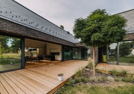 Dom jak BMW X5. Wywiad z Gawłem Biedunkiewiczem