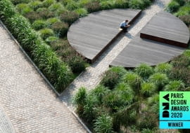 Zaprojektowany przez Pawła Grobelnego skwer w dzielnicy Chwaliszewo w Poznaniu, zdobył nagrodę DNA PARIS DESIGN AWARD 2020.