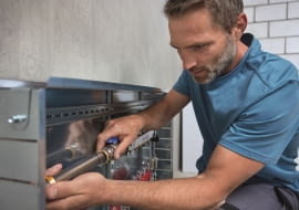 Szybki i bezproblemowy montaż. Wyraźna identyfikacja niezaprasowanych połączeń eliminuje ryzyko nieszczelności i błędów montażowych.