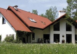 Prawidłowo wykonana wyprawa tynkarska powinna przetrwać przez wiele lat, zwłaszcza, jeśli na bieżąco będzie się ją konserwować