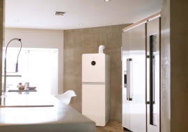 W dużej kuchni można bez kłopotu znaleźć odpowiednie miejsce na zainstalowanie stojącego kotła kondensacyjnego