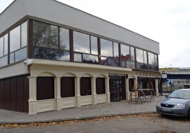 - Jakie to ładne - zachwycała się ręcznie robionymi kolumienkami jedna z mieszkanek, przechodząc obok dawnego Pałacu Ślubów w Sosnowcu. W tym samym czasie projektanci oryginału zapewne przewracali się w grobie