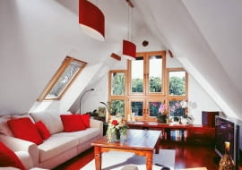 Jeśli w jednym pomieszczeniu są okna tradycyjne i połaciowe, wybierzmy profile w tym samym kolorze, Velux