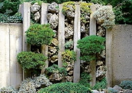 16.07.2003 BRNO ARBORETUM WYZSZEJ SZKOLY ROLNICZEJ W BRNIE SZTUCZNE SKALY SKALA SZTUCZNA TUF WULKANICZNY BETON KRZEWY IGLASTE LISCIASTE BYLINY OGROD SKALNY POMYSLY FOT PAWEL SLOMCZYNSKI / AGENCJA GAZETA