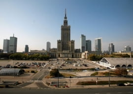 28.09.2009 WARSZAWA , PANORAMA MIASTA NA PLAC DEFILAD , OD LEWEJ ELEKTRIM , MARRIOTT , PALAC KULTURY I NAUKI ( PKIN ) , HOTEL INTERCONTINENTAL , WARSZAWSKIE CENTRUM FINANSOWE , RONDO 1 , BIUROWIEC TP SA . FOT. BARTOSZ BOBKOWSKI / AGENCJA