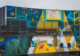 Mural inspirowany literaturą Stanisława Lema na Galerii Krakowskiej. Autor: Marcin Czaja