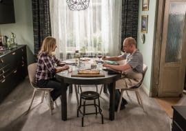 Kadr z serialu 'Dom pełen zmian'