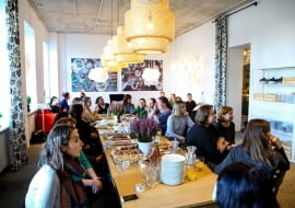 Do dyspozycji gości są dwa poziomy, jeden dla ośmiu a drugi dla szesnastu osób.