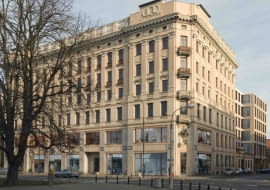 Budynek przy placu Małachowskiego