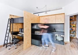 37-metrowe mieszkanie połączone z biurem. Jak udało się tyle zmieścić?