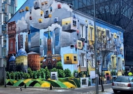 Nowy mural na warszawskiej Woli - mecenasem  =Waryński S.A. Grupa Holdingowa