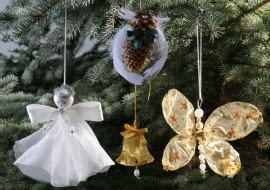 09.10.2008 WARSZAWA SESJA SWIATECZNA DLA MIESIECZNIKA DZIECKO OZDOBY SWIATECZNE WYKONANE PRZEZ 3 LETNIE DZIECKO , STYLIZACJA KINGA KOLARY FOT. WOJCIECH SURDZIEL / AGENCJA GAZETA