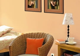 <B>Gdy gniazdko wypada ze ściany, oznacza to, że trzymające je w puszce żabki działają zbyt słabo. Pokazujemy, co zrobić, by mocowanie znów było skuteczne.</B> <BR />Dobrze umocowane gniazdko to nie tylko sprawa estetyki, ale także gwarancja bezpieczeństwa domowników.