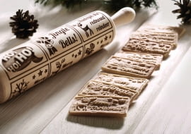 Wzorowo Wałek wykonany z drewna bukowego. Głębokie grawerowanie zapewnia doskonałe wzory, Merry Christmas Biscuit, 110 zł, Mood for Wood, moodforwood.pl