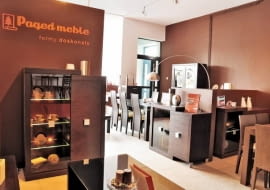 Od 2006 roku firma Paged Meble jest również właścicielem marki Woodways - w salonie są wyeksponowane wyroby obu marek.