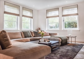 Rolety rzymskie – elegancka i funkcjonalna alternatywa dla tradycyjnych firan