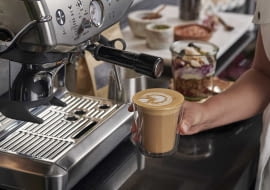 Ekspres kolbowy Sage Barista Express™ Impress SES876BSS