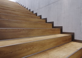 Schody z paneli winylowych – skorzystaj z dedykowanych rozwiązań