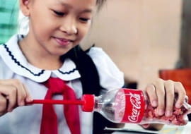 Coca-Cola, recykling, co zrobić z butelki, plastikowa butelka po Coli, coca-cola