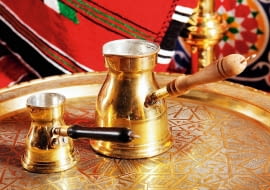 19.03.2012 WARSZAWA SESJA STYLE STYL EGIPSKI NA ZDJECIU WNETRZE , SALON STYLIZACJA ANETA KOSIBA DLA CZASOPISMA CZTERY KATY FOT. ARKADIUSZ SCICHOCKI / AGENCJA GAZETA