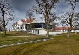 Zamienili stary dworek na hotel. Piękne połączenie historii z nowoczesnym designem