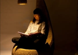 fotel Bulb; projekt: Gaetan Van de Wyer