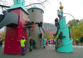 The City Towers, plac zabaw, oryginalny plac zabaw