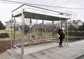26.11.2014 Rzeszow , ul Kardynala Karola Wojtyly . Nowa wiata przystankowa MPK . Fot. Patryk Ogorzalek / Agencja Gazeta SLOWA KLUCZOWE: autobus mpk przystanek wiata