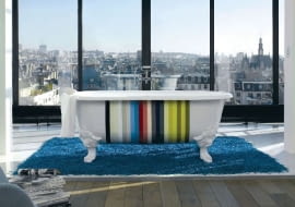 Dopełnieniem takiej wanny rzeczywiście może być wspaniały widok rozciągający się z okna salonu kąpielowego.